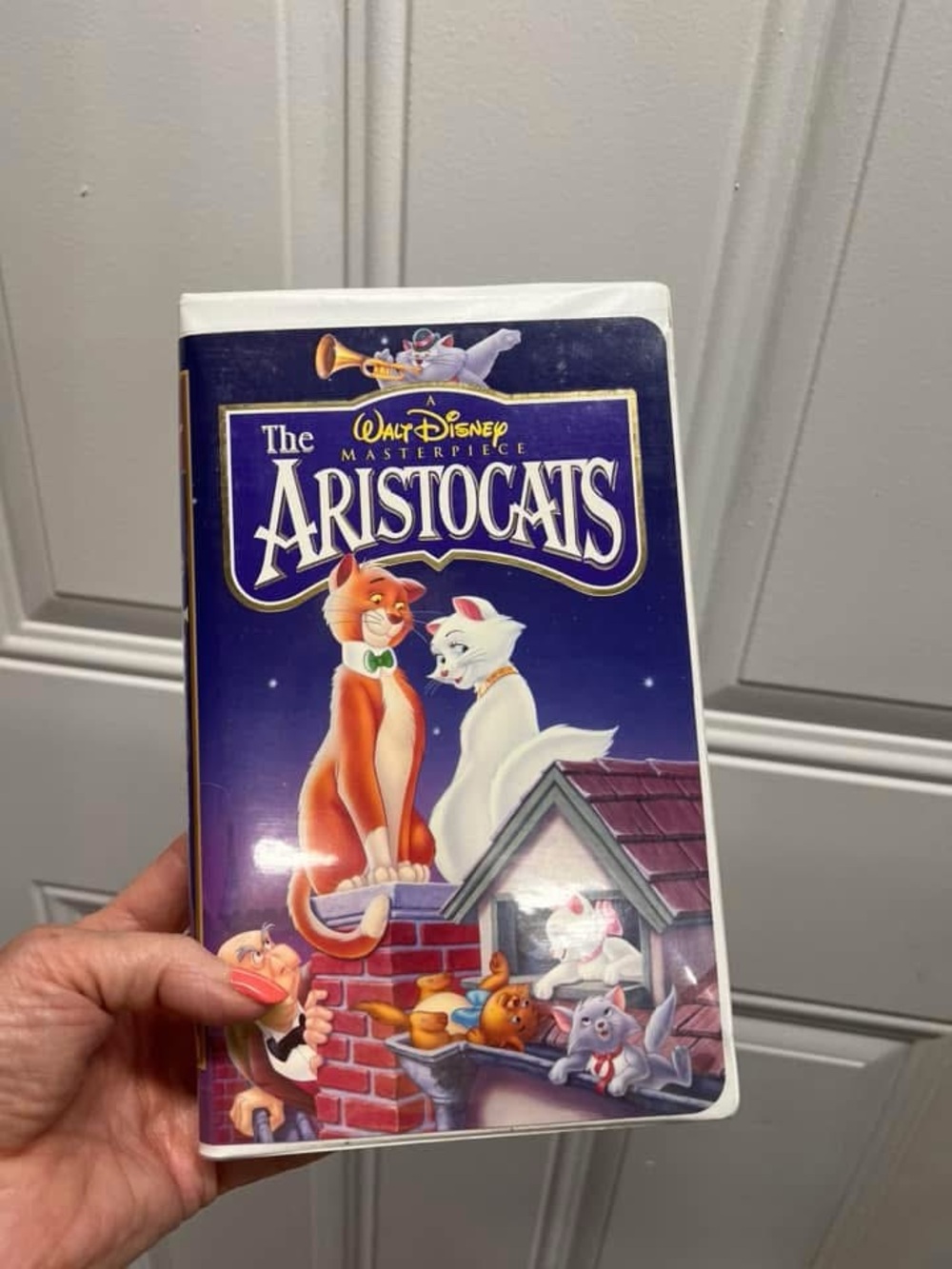 Disney The Aristocats VHS - Purple and White Illustrated Cover